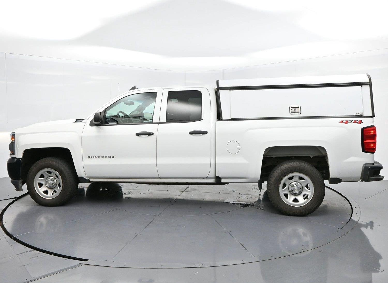 Used 2019 Summit White Chevrolet Work Truck image 4