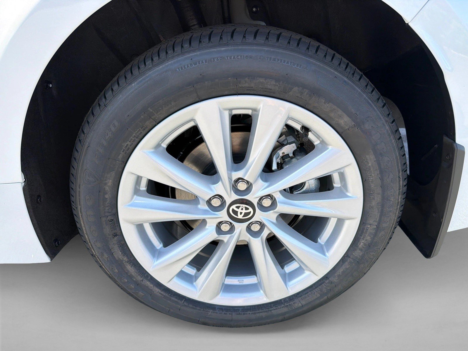New 2027 Wind Chill Pearl Toyota LE image 19