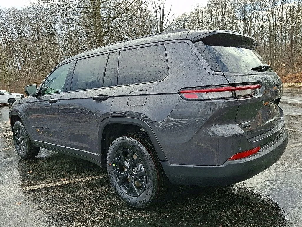 New 2026 Baltic Gray Metallic Clear-Coat Exterior Paint Jeep Altitude image 3