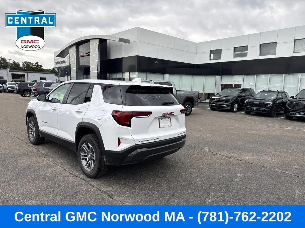 New 2027 Summit White GMC Elevation image 3