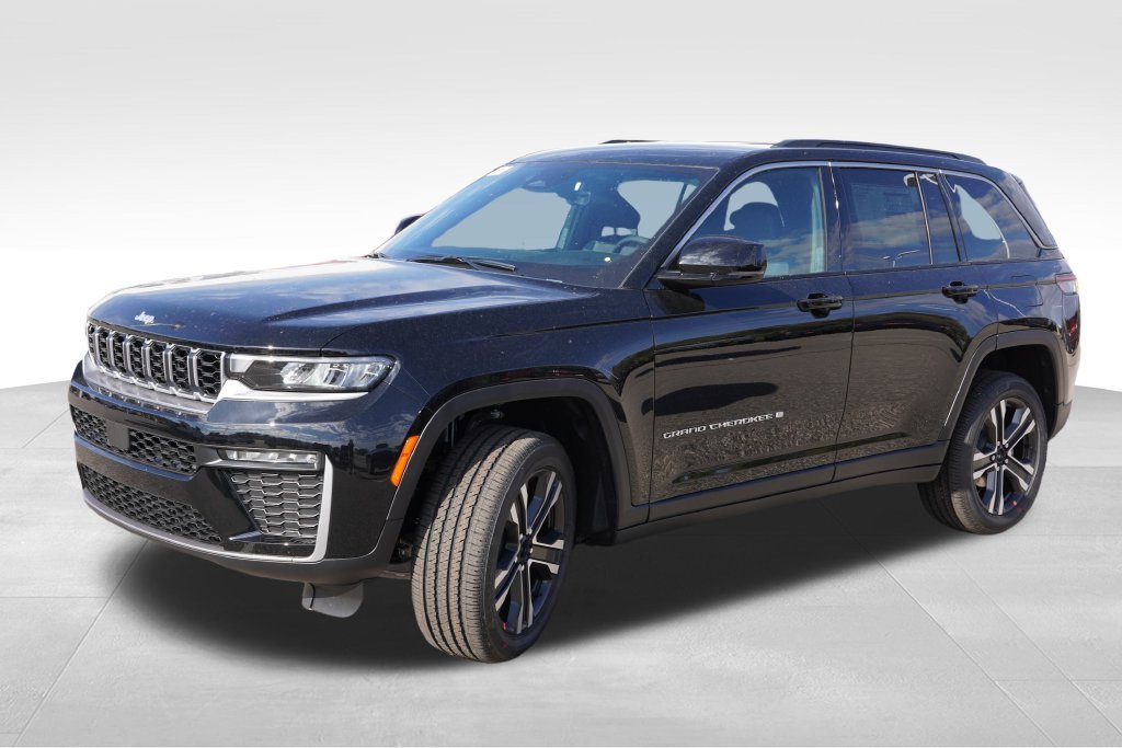 New 2027 High-Gloss Black Paint Jeep Limited image 7