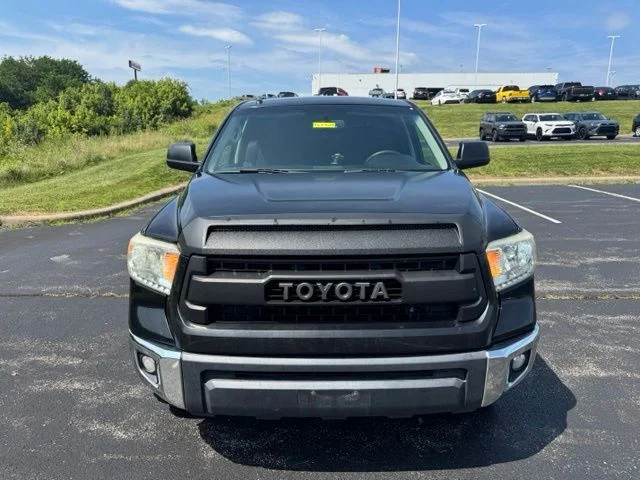 Used 2015 Black Toyota SR5 image 8
