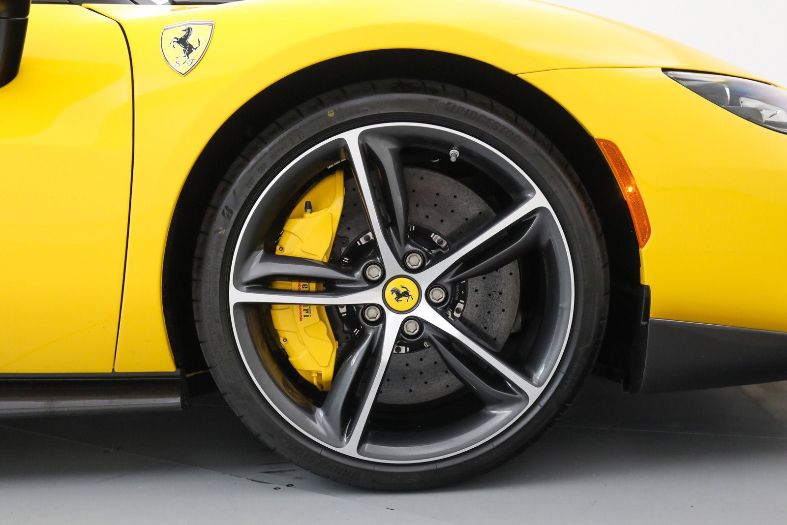 Used 2024 Giallo Modena Ferrari  image 40