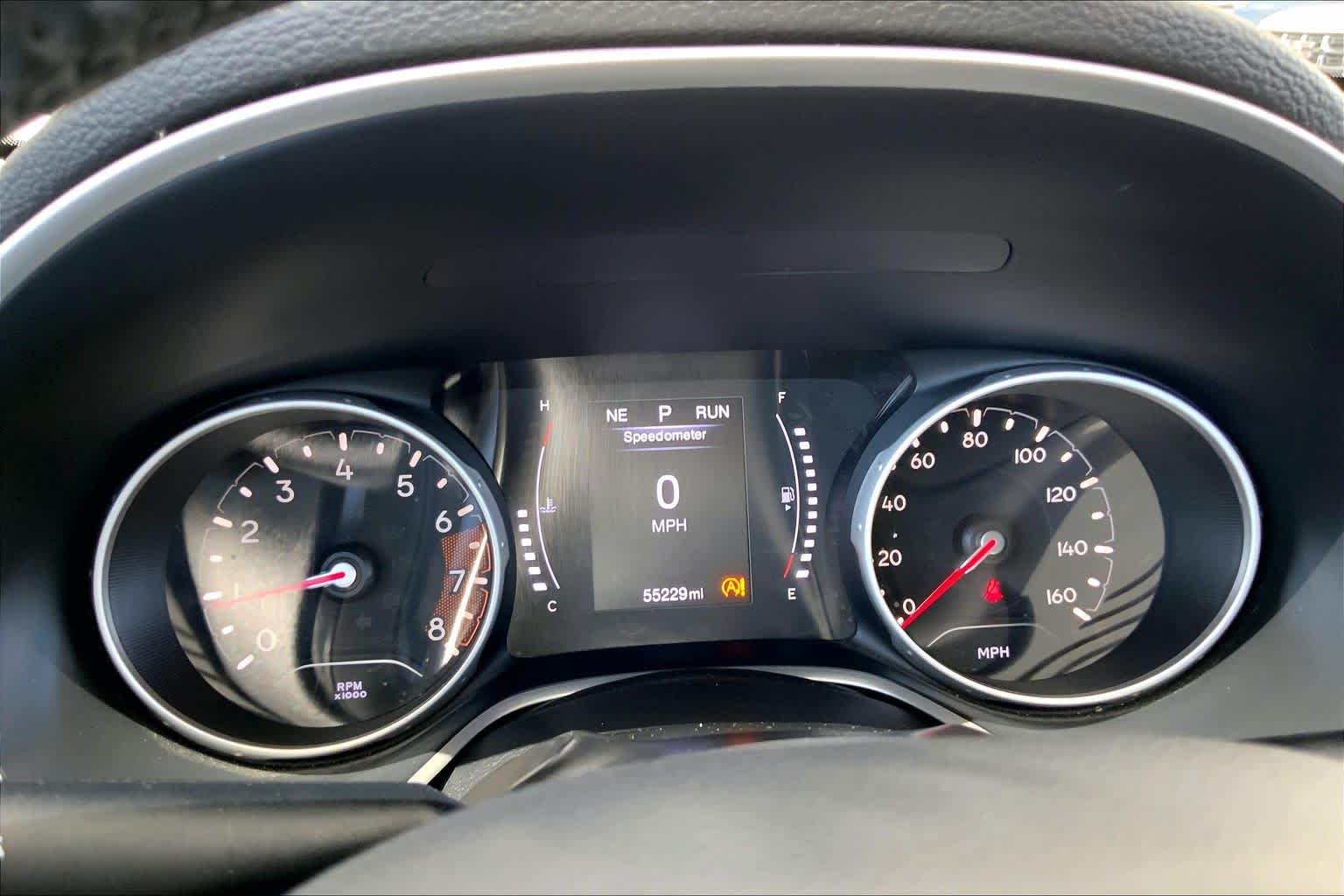 Used 2019 Granite Crystal Metallic Clearcoat Jeep Altitude image 26