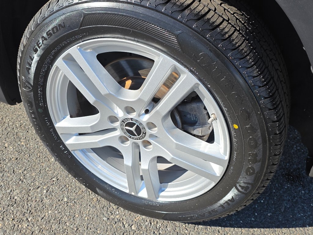 Used 2023 Black Mercedes-Benz GLB 250 image 28