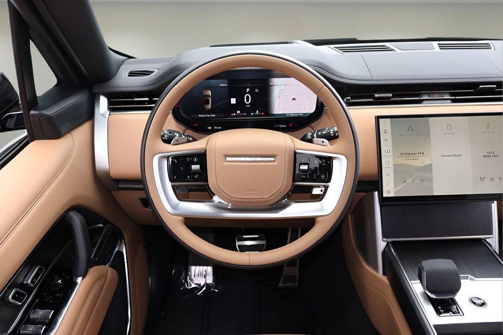 New 2026 Belgravia Green LAND ROVER SE image 14