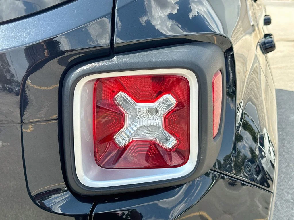 Used 2018 Black Jeep Limited image 30