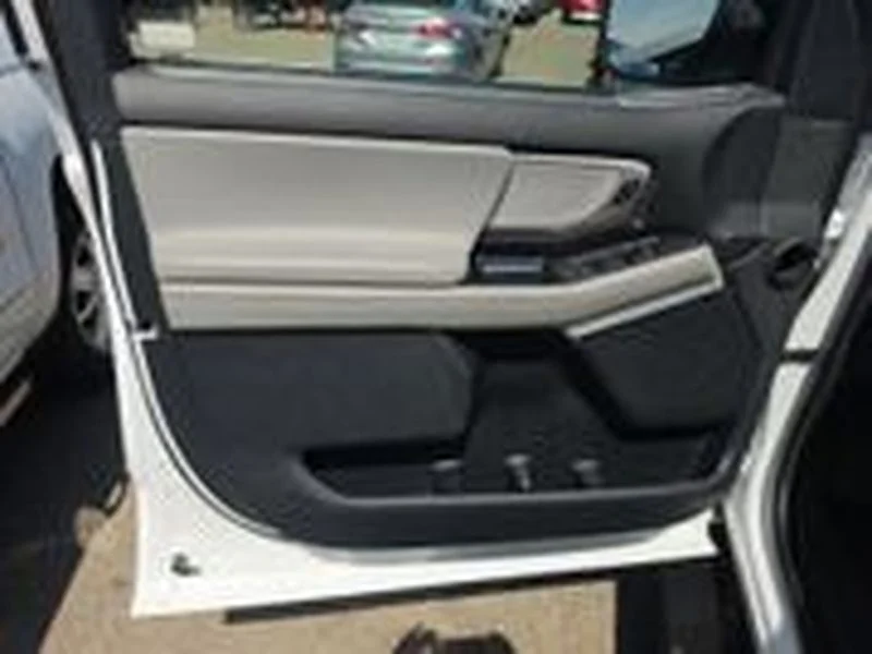 Used 2025 Glacier Gray Metallic TriCoat Ford Active image 7