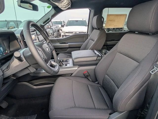 New 2026 Oxford White Ford XLT image 7
