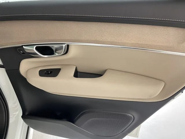 2026 Volvo XC90 Plus - Photo 42