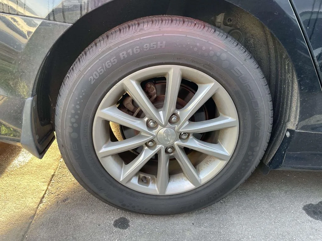 Used 2019 Phantom Black Hyundai SE image 5