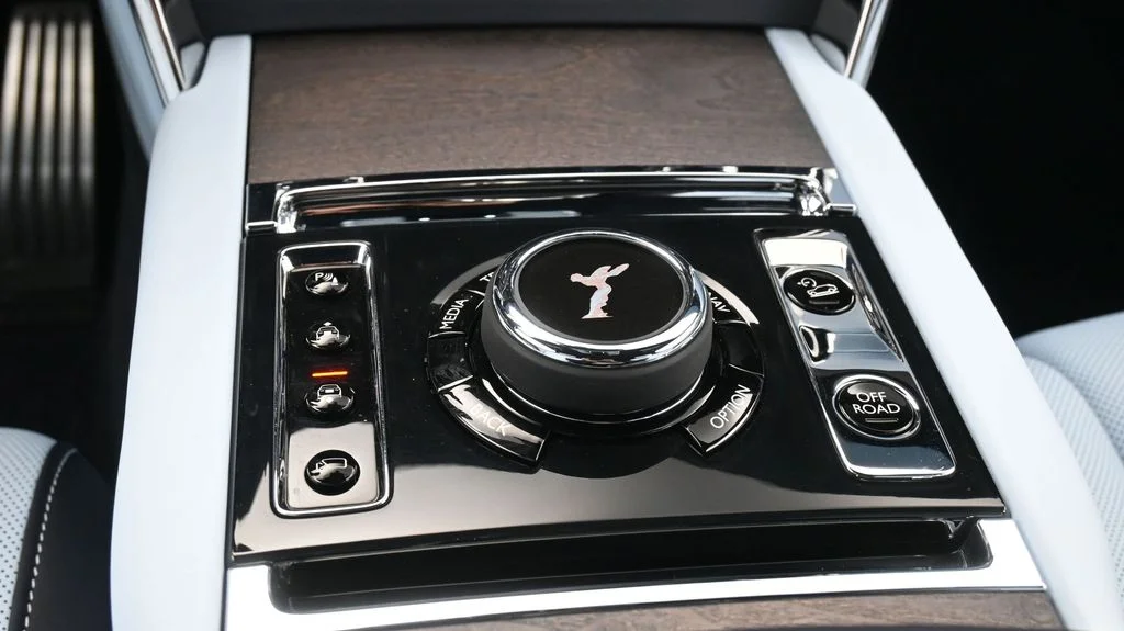 New 2027 White Rolls-Royce  image 19