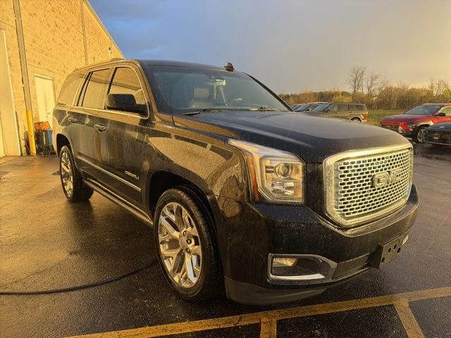 2017 GMC Yukon 4WD Denali's photo
