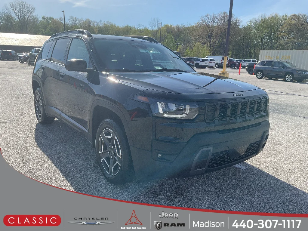 New 2026 Diamond Black Crystal Pearl-Coat Exterior Paint Jeep Laredo 4x4 image 1