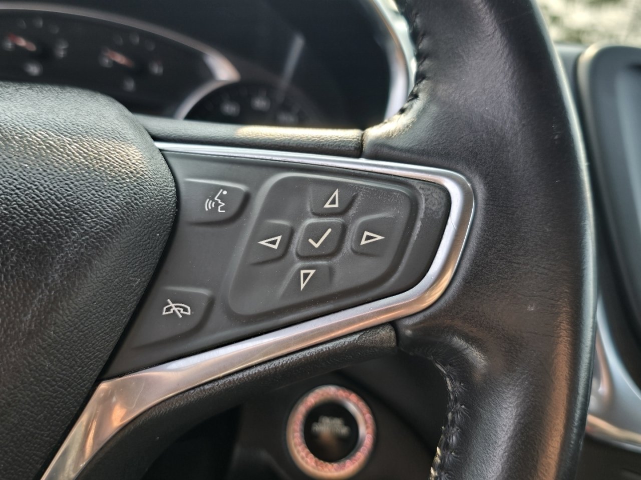 Used 2019 Gray Chevrolet LT image 21