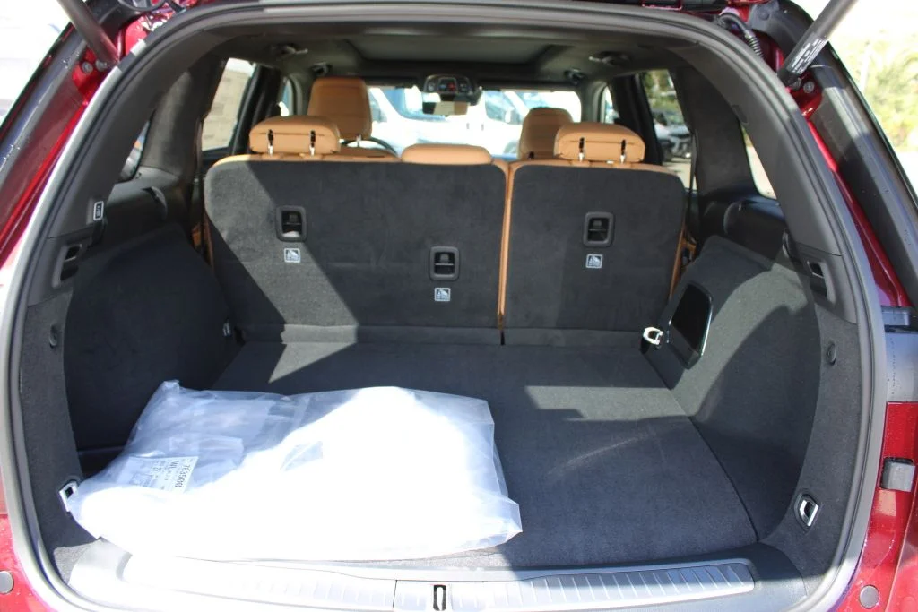 New 2026 Velvet Red Pearl-Coat Exterior Paint Jeep Summit image 10