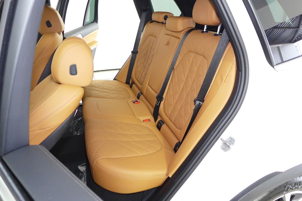 Certified Used 2024 Alpine White BMW xDrive50e image 21