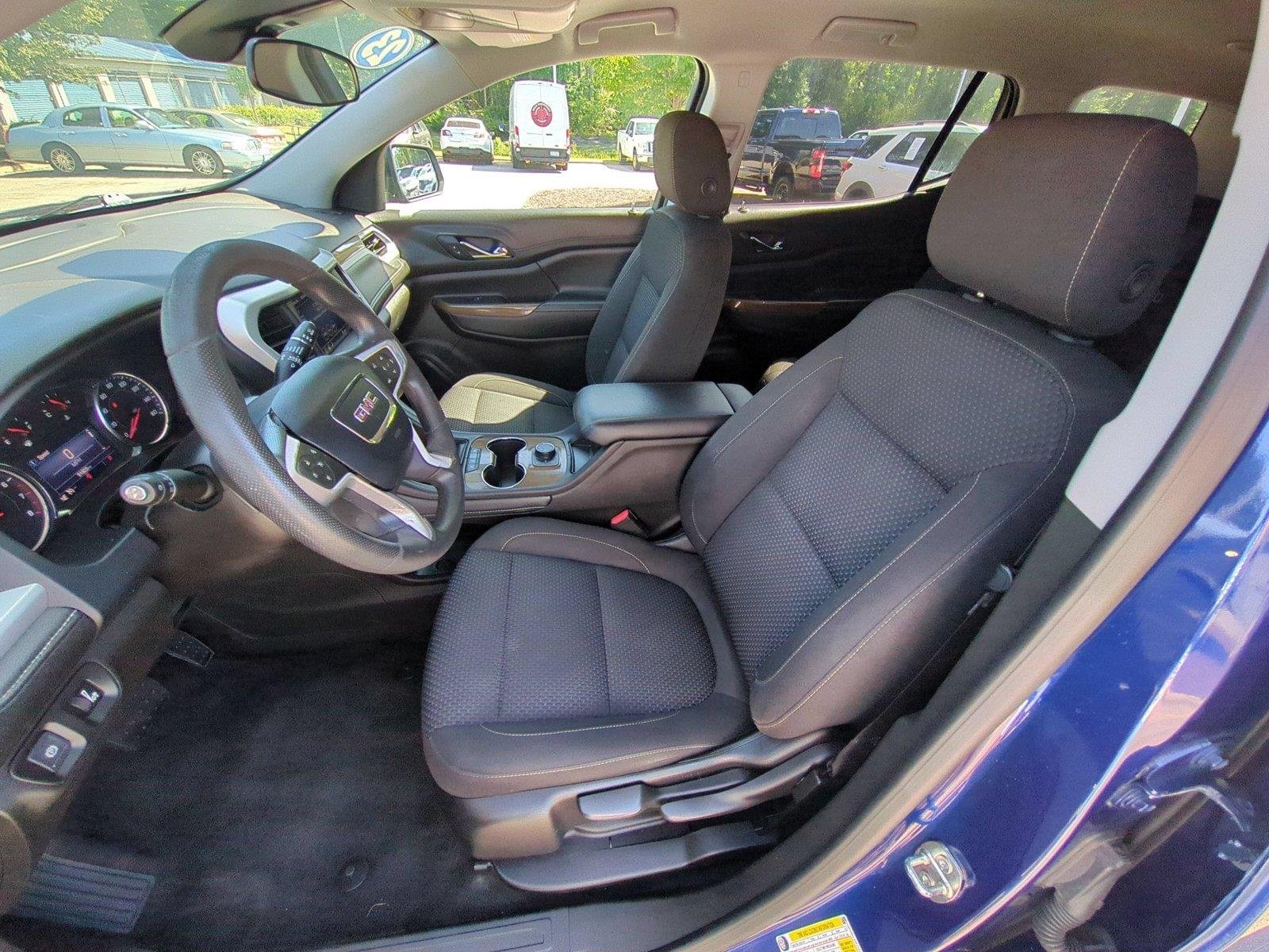 Used 2023 Ultra Blue Metallic GMC SLE image 17