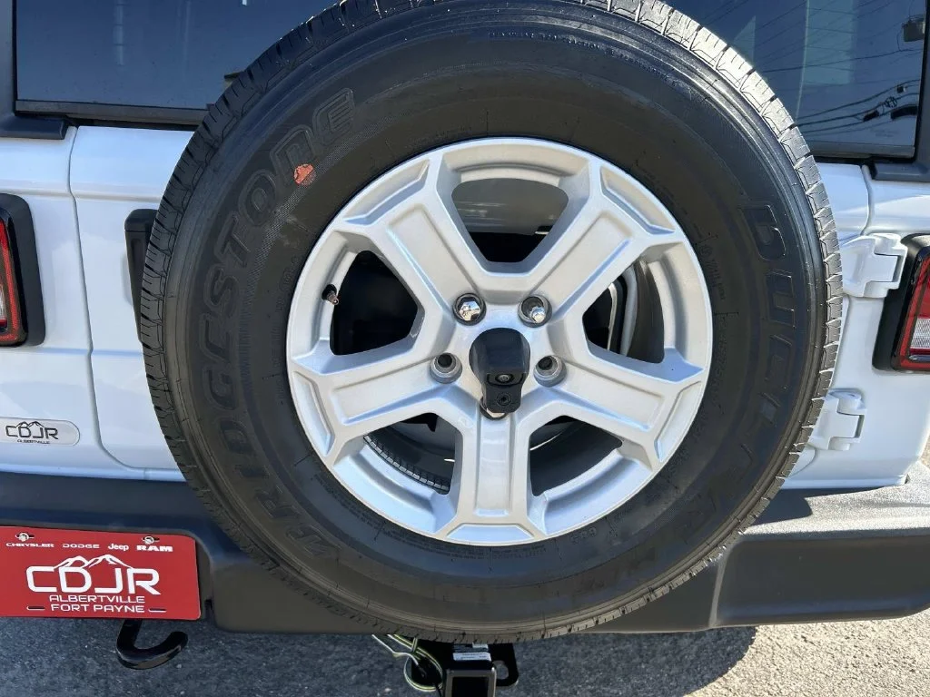 Used 2021 White Jeep Sport S image 16