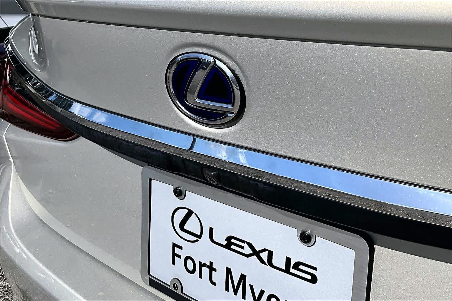 Used 2022 Moonbeam Beige Metallic Lexus Ultra Luxury image 31