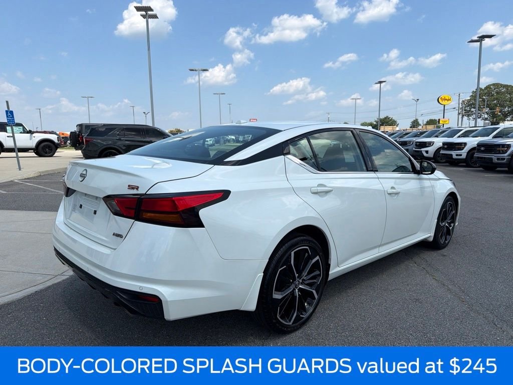 Used 2024 White Nissan 2.5 SR image 4