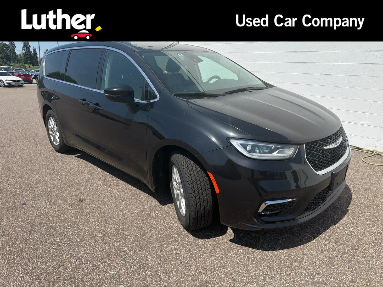 2023 Chrysler Pacifica Touring L's photo