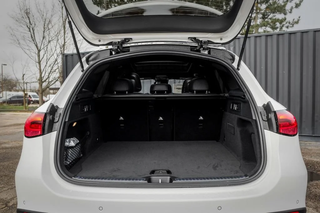 New 2026 Polar White Mercedes-Benz GLC 300 image 43