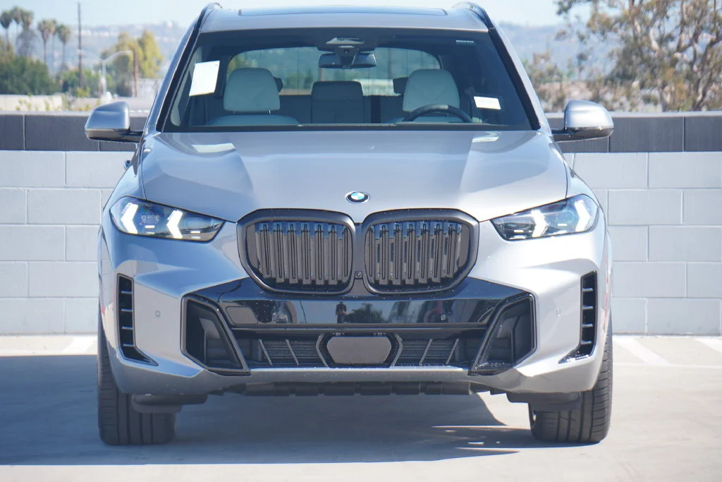 Used 2026 Gray BMW sDrive40i image 2