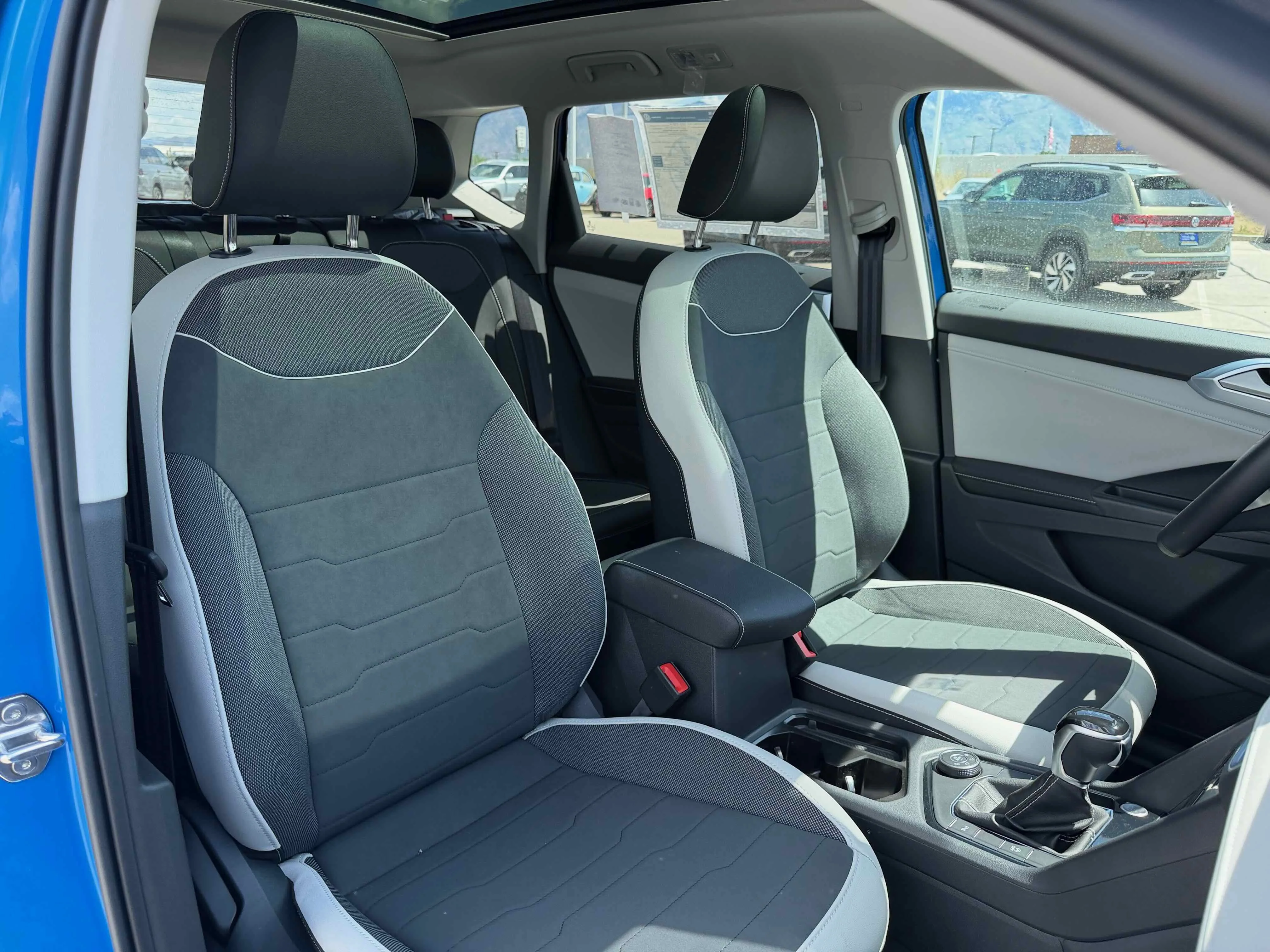 New 2026 Blue Volkswagen SE image 31