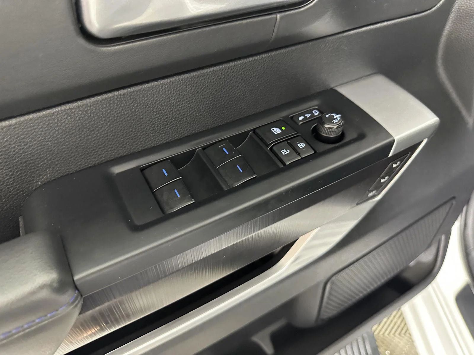 Used 2023 Wind Chill Pearl Toyota Platinum image 33