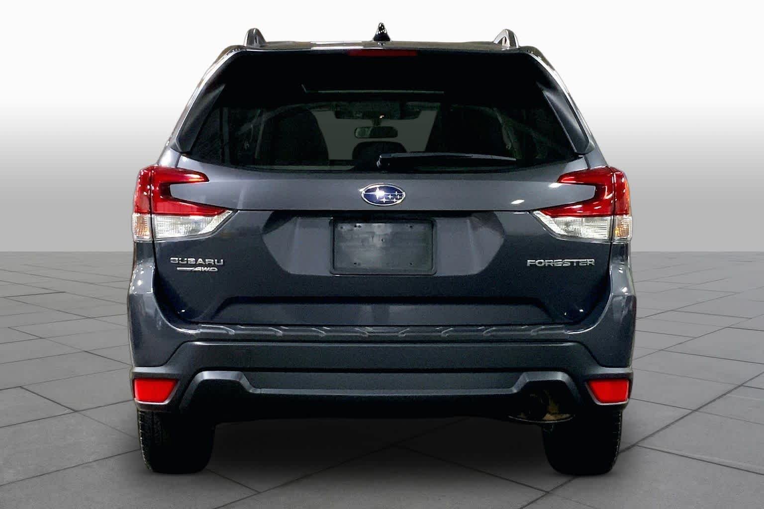 Used 2024 Magnetite Gray Metallic Subaru Premium image 5