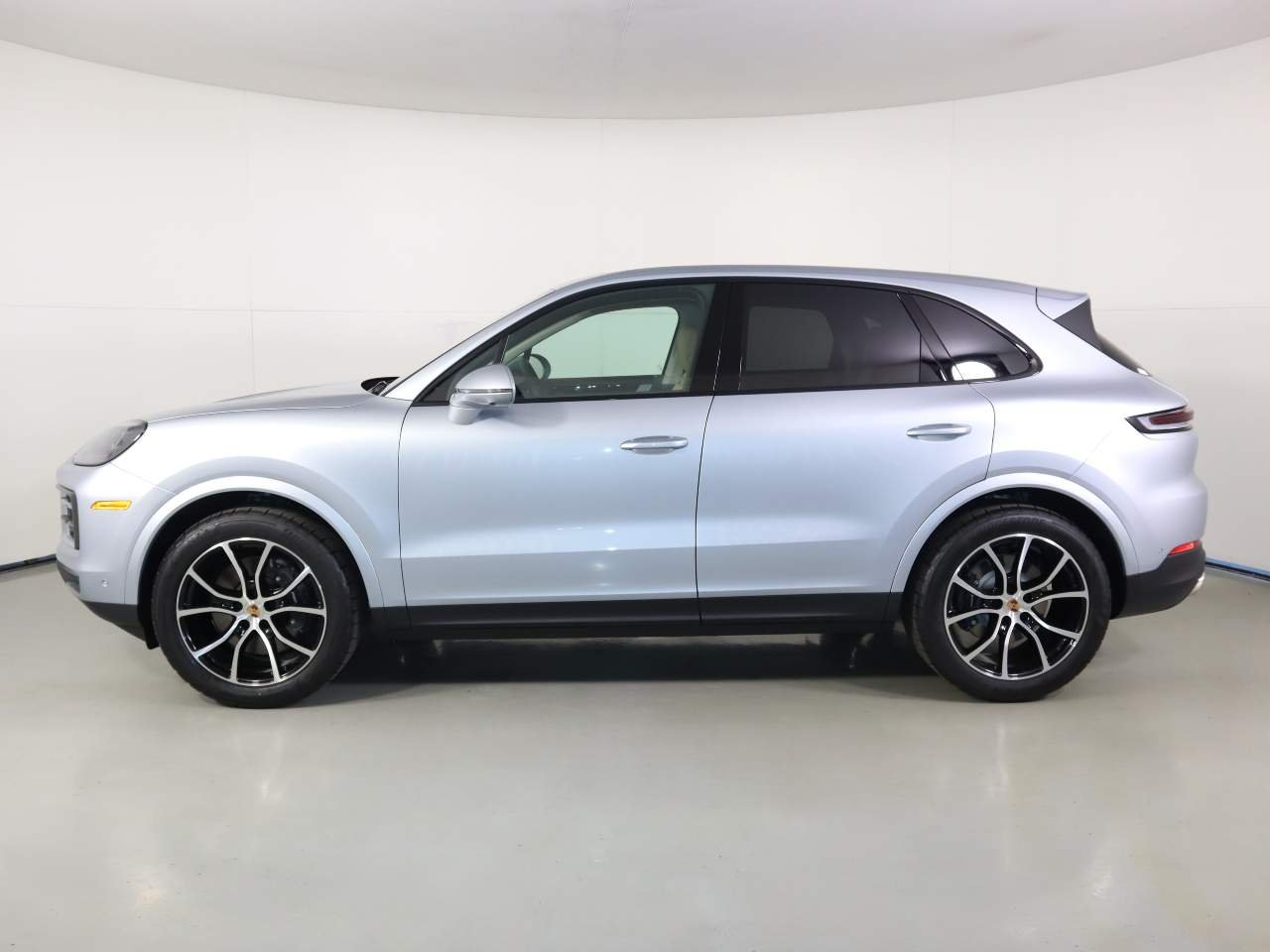 New 2026 Dolomite Silver Metallic Porsche  image 2