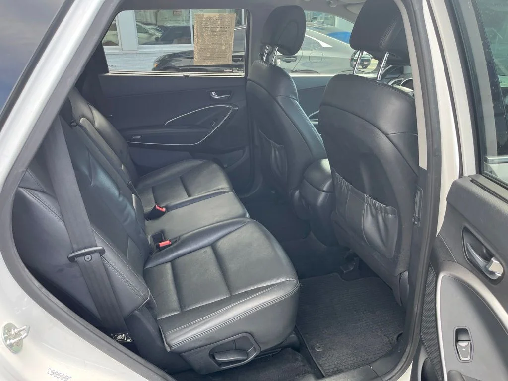 Used 2019 White Hyundai SE image 53
