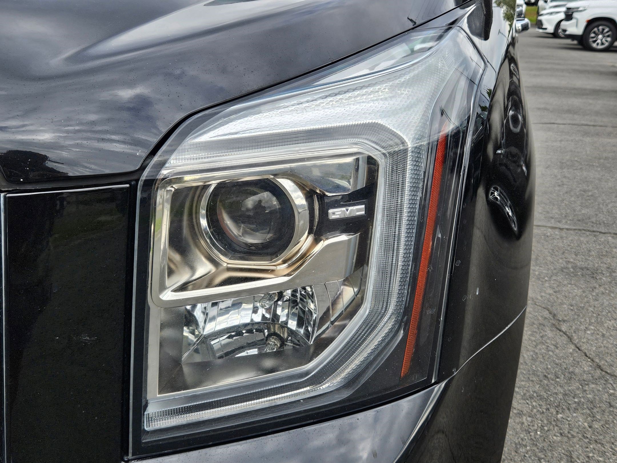 Used 2020 Onyx Black GMC Denali image 10