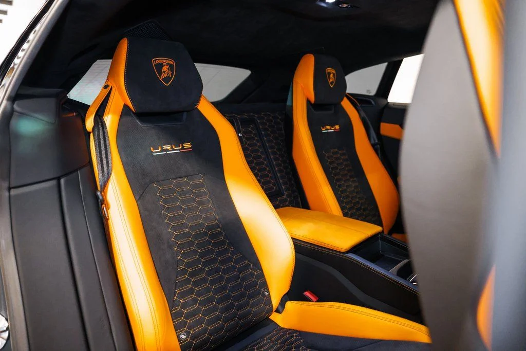 Used 2022  Lamborghini  image 24