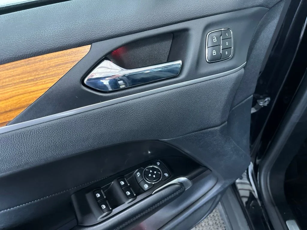 Used 2019 Black Lincoln Reserve image 5
