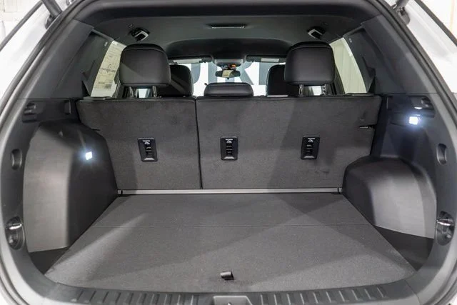 New 2027 Summit White Chevrolet LT image 9
