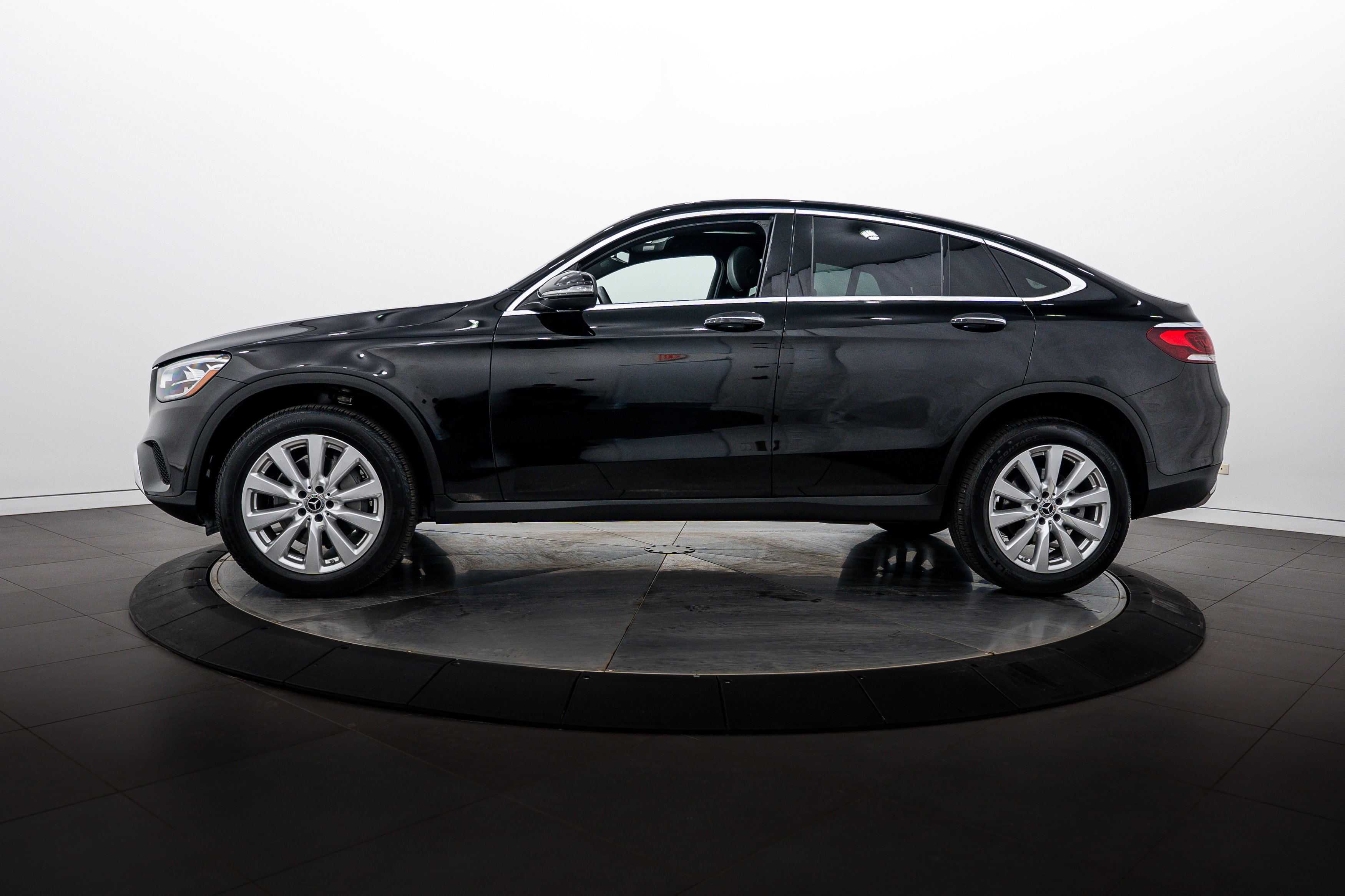 Used 2020 Black Mercedes-Benz GLC 300 image 6