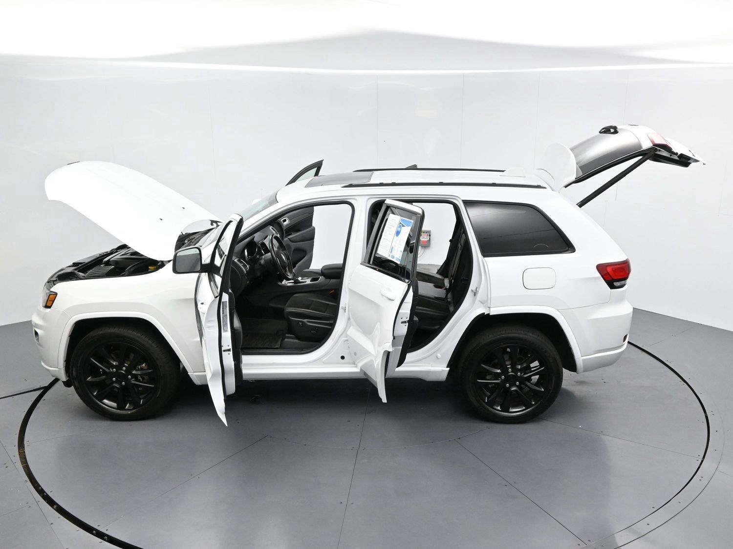 Used 2021 Bright White Clearcoat Jeep Laredo X image 44