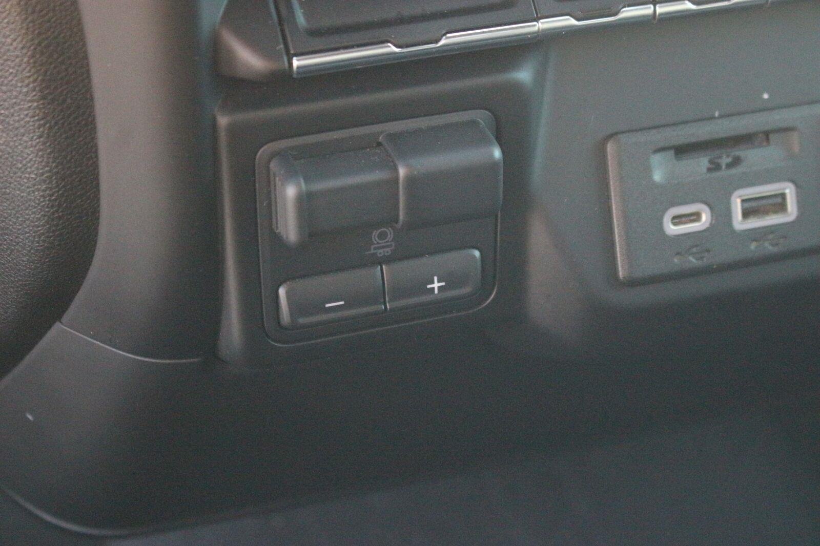 Used 2020 SUMMIT WHITE Chevrolet LTZ image 29