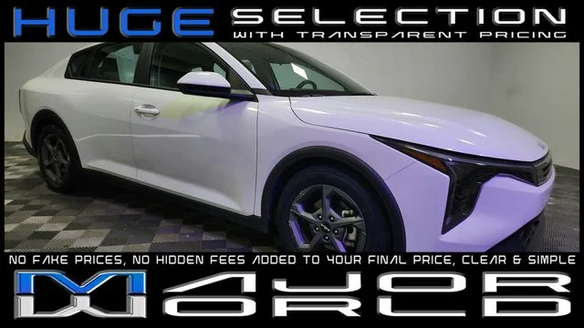 2025 Kia K4 LXS AT's photo