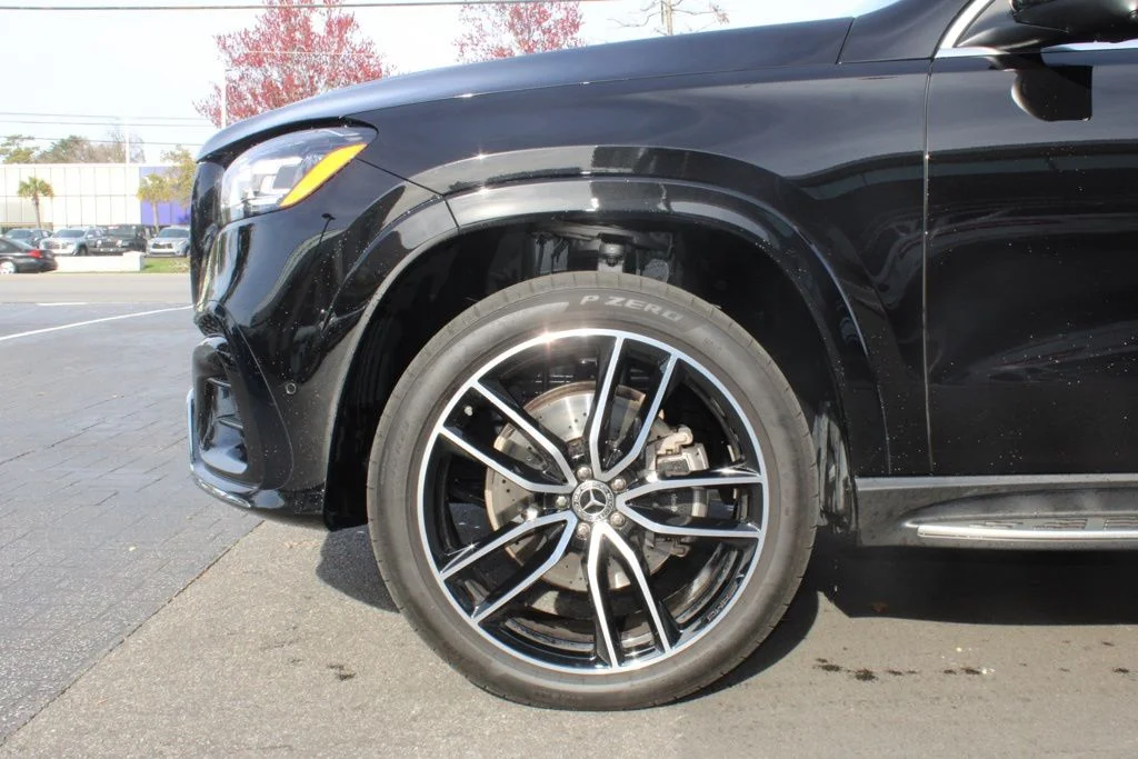 Certified Used 2025 Obsidian Black Metallic Mercedes-Benz GLS 580 image 10