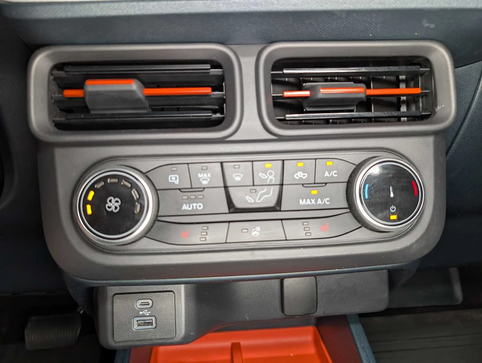 Used 2023 Oxford White Ford XLT image 33
