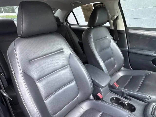 Used 2018 Platinum Gray Metallic Volkswagen  image 31