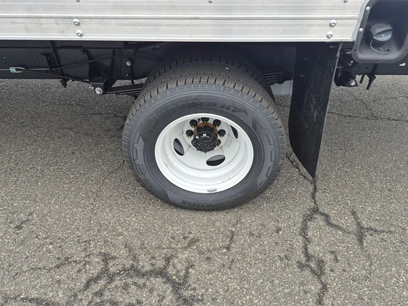 New 2027 Oxford White Ford BOX TRUCK image 4