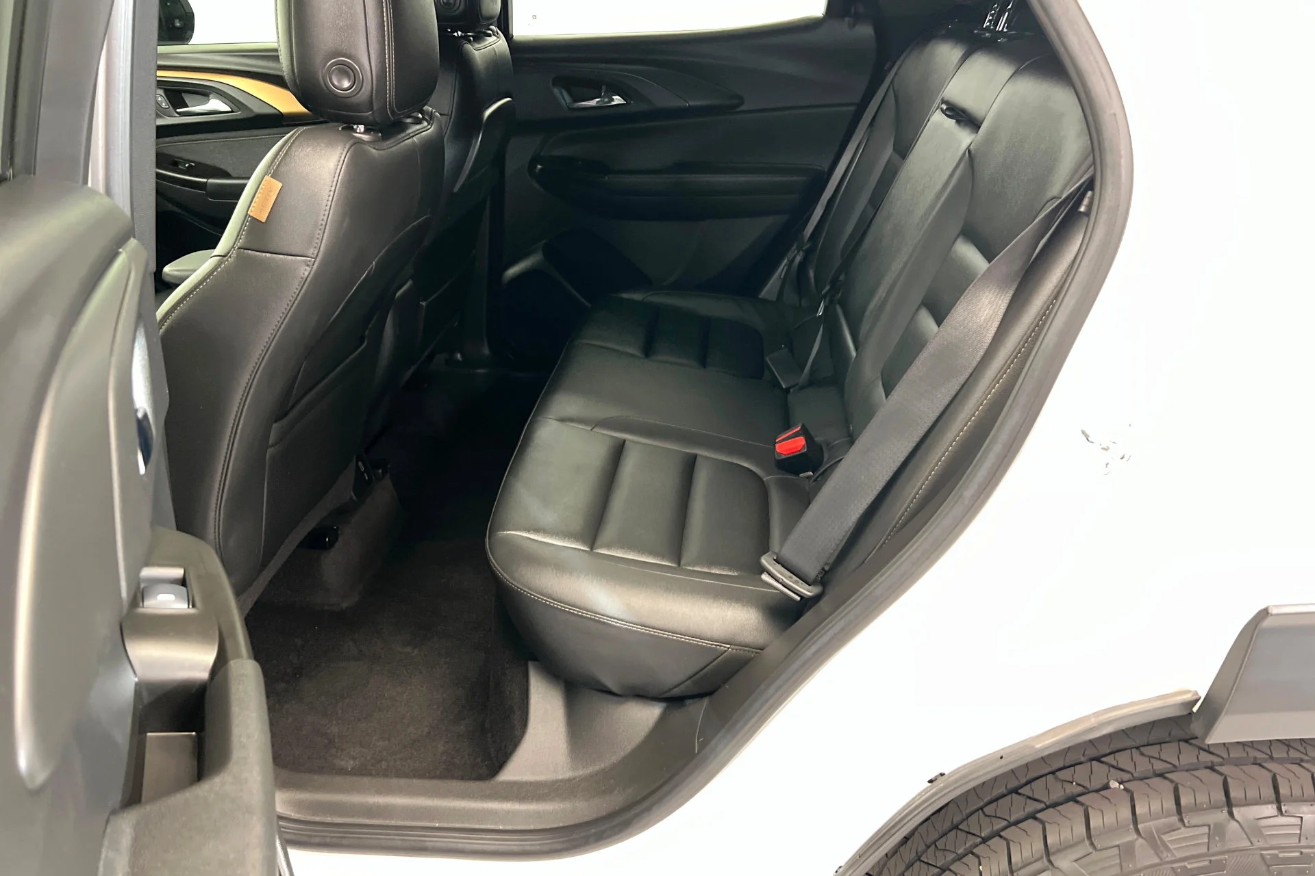 Used 2023 Summit White Chevrolet ACTIV image 21
