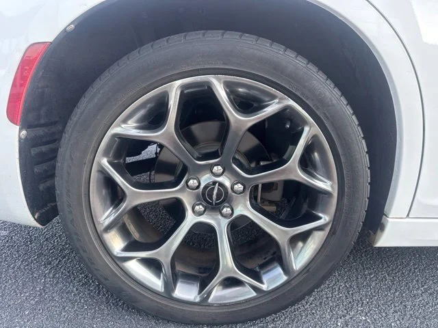 Used 2018 White Chrysler S image 6