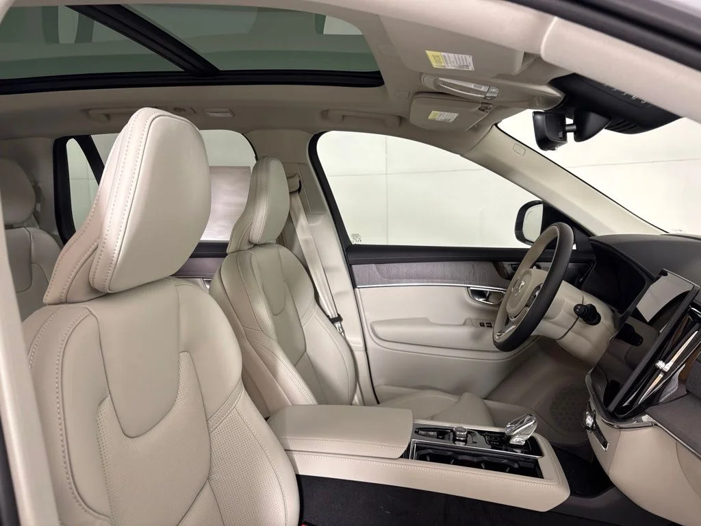New 2026 Crystal White Volvo Ultra image 18