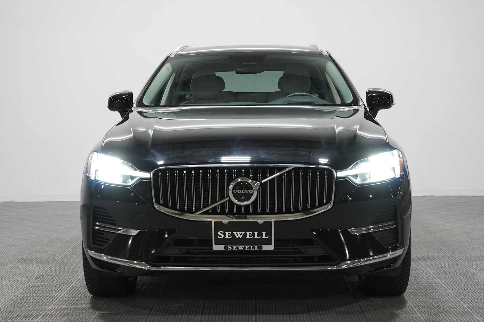 Used 2022 BLACK Volvo Inscription image 2