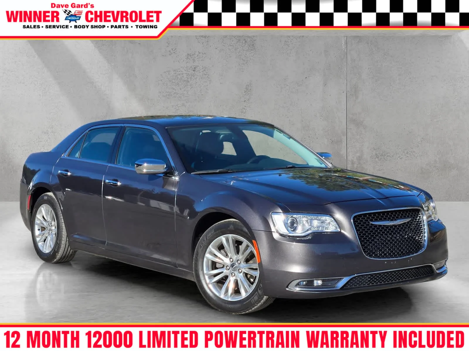 Used 2016  Chrysler 300C image 1